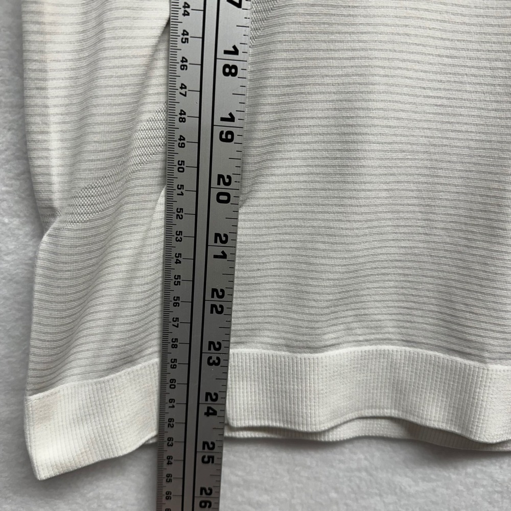 Lululemon Swiftly Tech Short Sleeve 2.0 Women 8 White Grey Striped Seamless Top - Picture 7 of 7